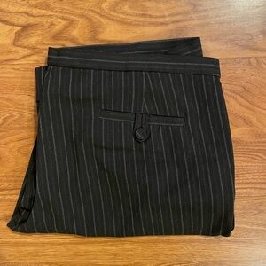 Old Navy Cropped Pants Size 8 Black Pinstripe